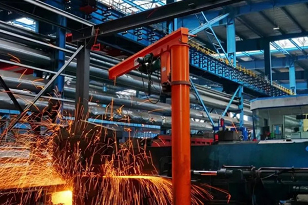 钢铁业供需两端齐发力，转型升级步伐加快