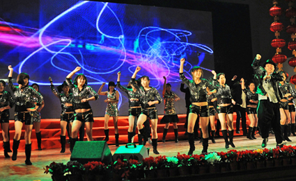 隆基style将晚会推向高潮 隆基style将晚会推向高潮